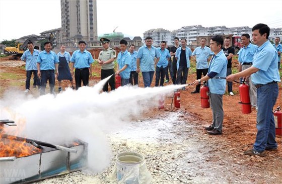 皖南電機(jī)舉辦消防知識(shí)培訓(xùn)和滅火演練 皖南電機(jī)舉辦消防知識(shí)培訓(xùn)和滅火演練