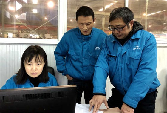 2018年皖南電機內審:內審員在車間審核 2018年皖南電機內審:內審員在車間審核