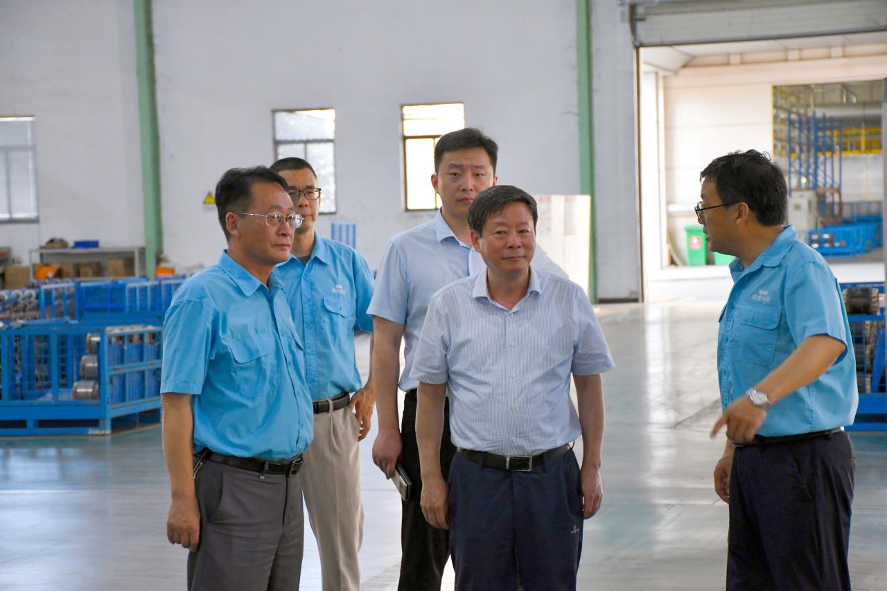 中機(jī)企協(xié)常務(wù)副會(huì)長(zhǎng)楊一平來(lái)皖南電機(jī)調(diào)研指導(dǎo) 中機(jī)企協(xié)常務(wù)副會(huì)長(zhǎng)楊一平來(lái)皖南電機(jī)調(diào)研指導(dǎo)